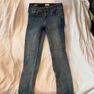 Weatherproof Women's Straight Leg Jeans in Blue
